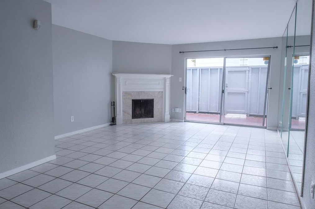 5062 Glenmont Dr, Houston TX  77081-2124 exterior