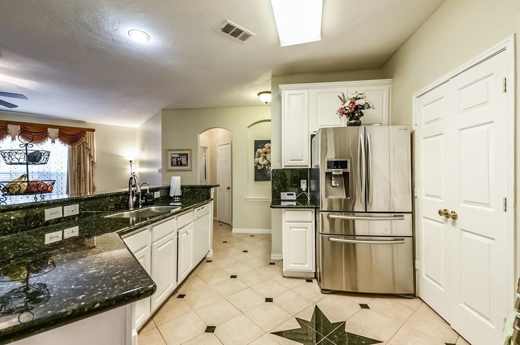 16647 Broadoak Grv Ln, Sugar Land TX  77498-7171 exterior