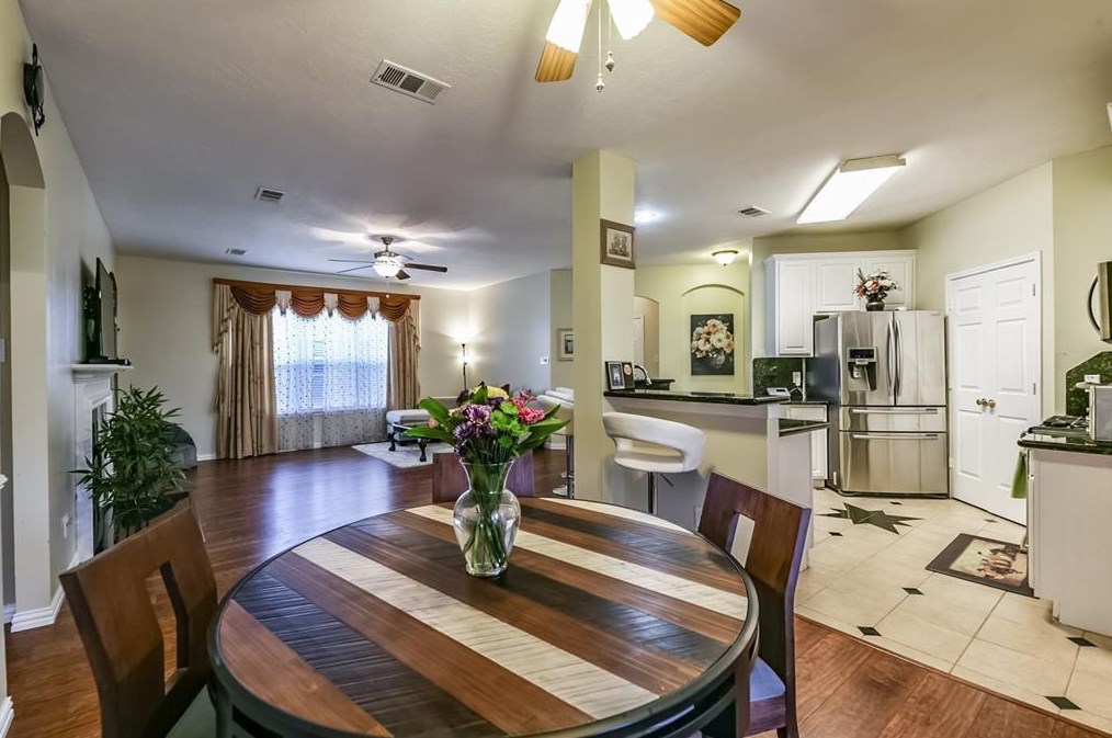 16647 Broadoak Grv Ln, Sugar Land TX  77498-7171 exterior