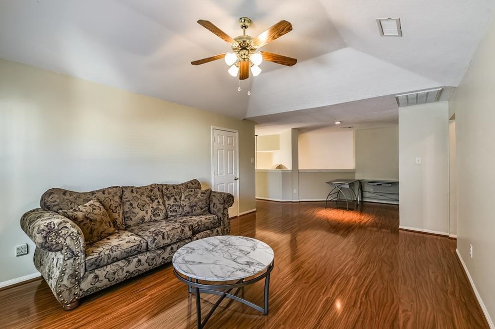 16647 Broadoak Grv Ln, Sugar Land TX  77498-7171 exterior