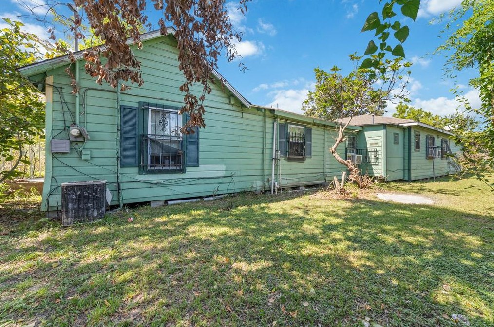 2003 Turner Dr, Houston TX  77093-6201 exterior