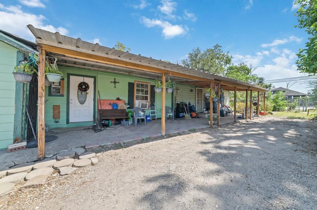 2003 Turner Dr, Houston TX  77093-6201 exterior