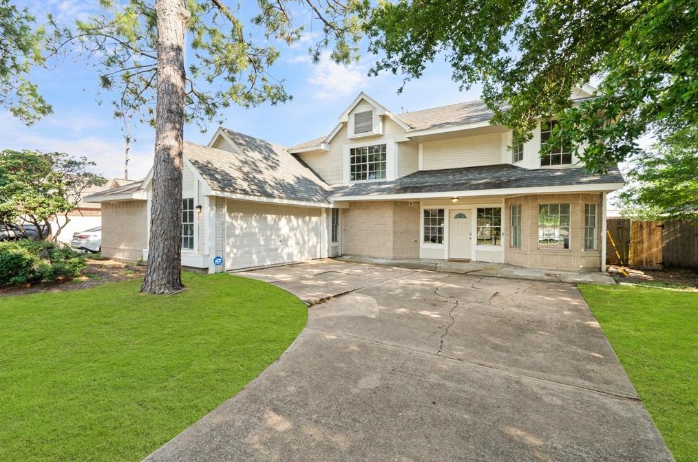 14651 Via Del Norte Dr, Houston TX  77083-2533 exterior