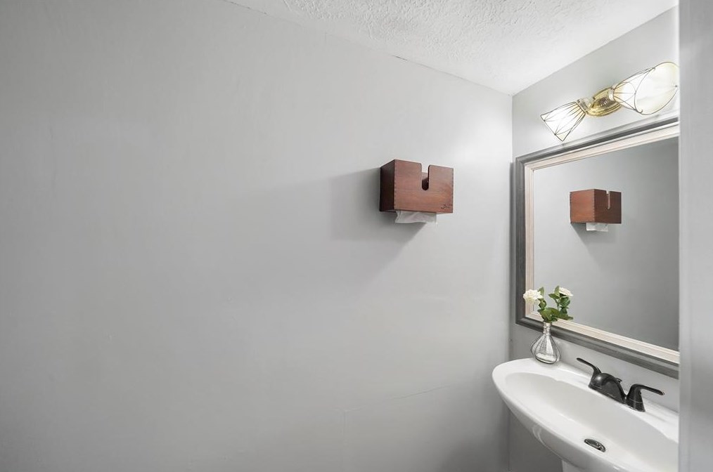 10127 Red Wolf Ln, Houston TX 77064-5457 exterior