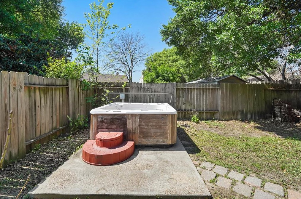 10127 Red Wolf Ln, Houston TX 77064-5457 exterior