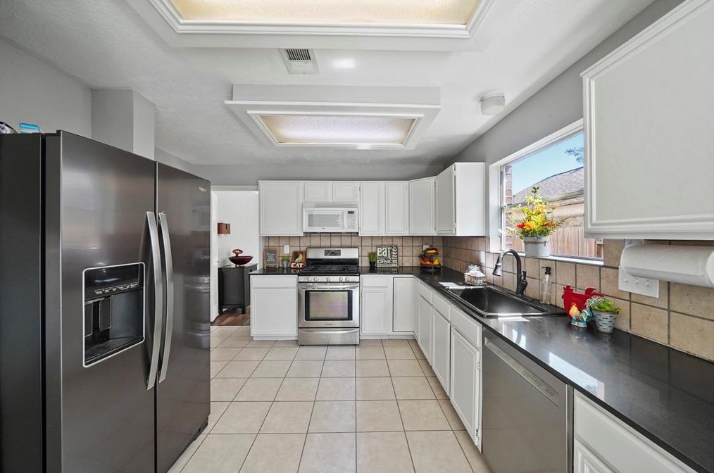 10127 Red Wolf Ln, Houston TX 77064-5457 exterior