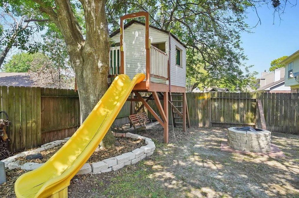 10127 Red Wolf Ln, Houston TX 77064-5457 exterior