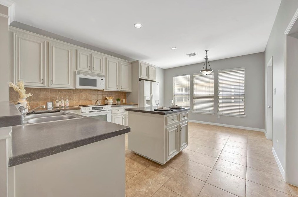 726 Memorial Heights Dr, Houston TX  77007-7058 exterior