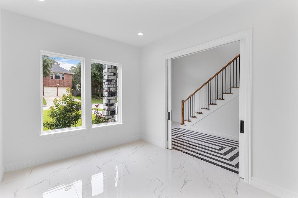 8610 Cross Country Dr, Humble TX 77346-6115 exterior