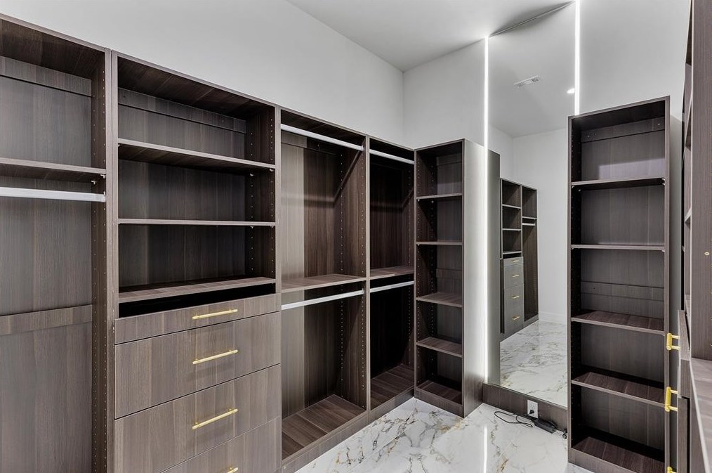 8610 Cross Country Dr, Humble TX 77346-6115 exterior