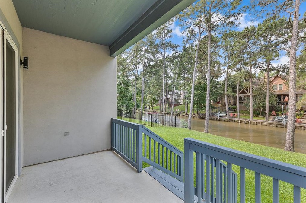 8610 Cross Country Dr, Humble TX 77346-6115 exterior