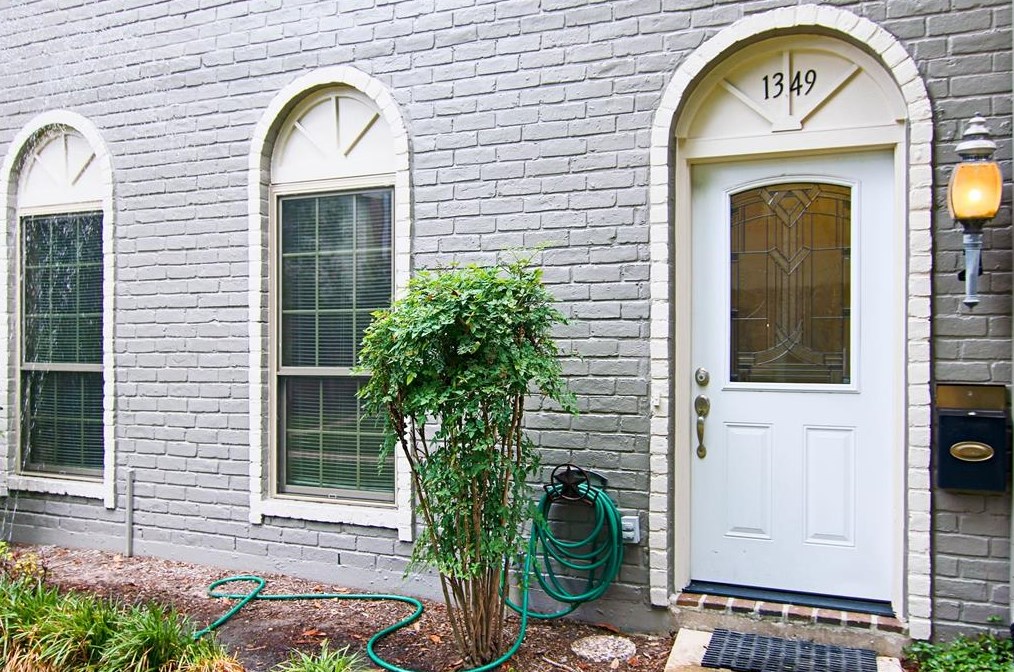 1349 Country Place Dr, Houston TX  77079-3126 exterior