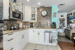 6300 Seawall Blvd, Galveston, TX 77551 - Photo 3