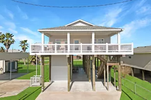 942 Meynig Dr, Crystal Beach, TX 77650 - Photo 5