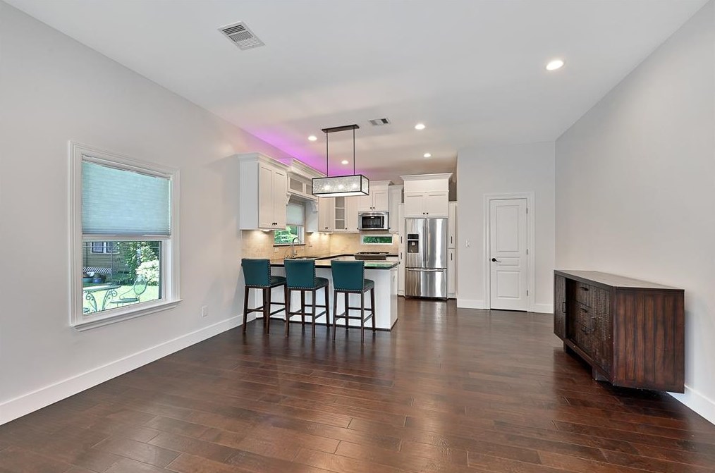 218 33 St, Houston TX  77022-5102 exterior