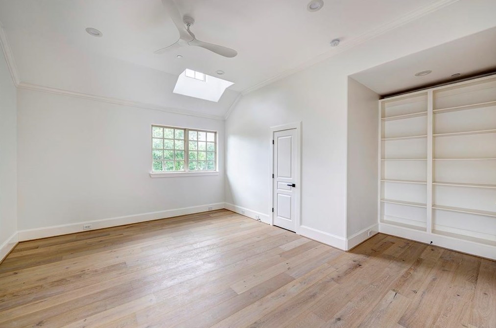 8814 Cedarbrake Dr, Houston TX  77055-6623 exterior