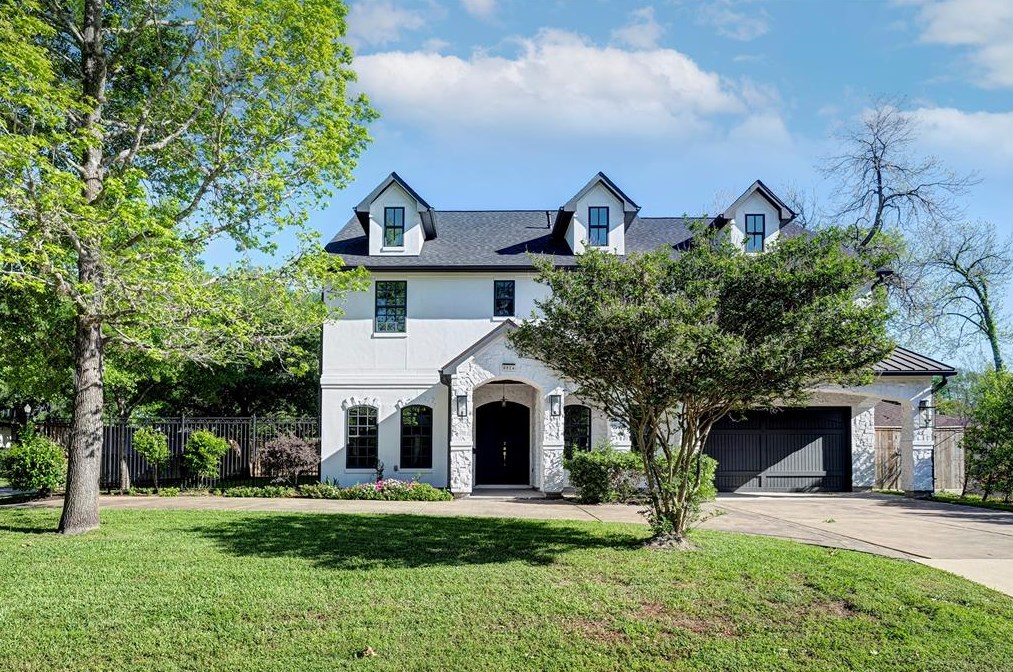 8814 Cedarbrake Dr, Houston TX  77055-6623 exterior