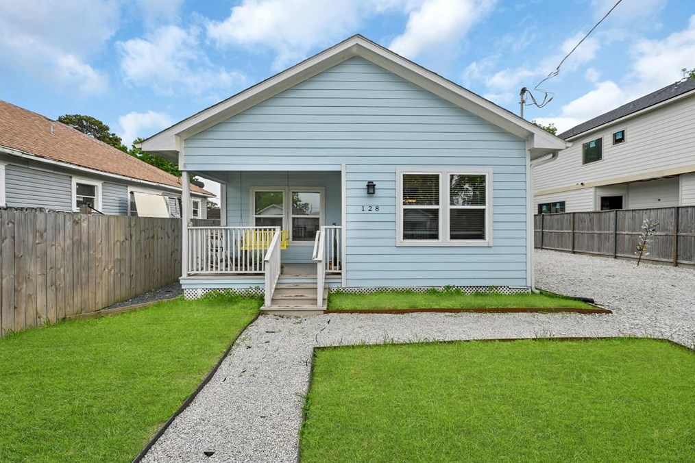 128 Amundsen St, Houston TX  77009-3203 exterior