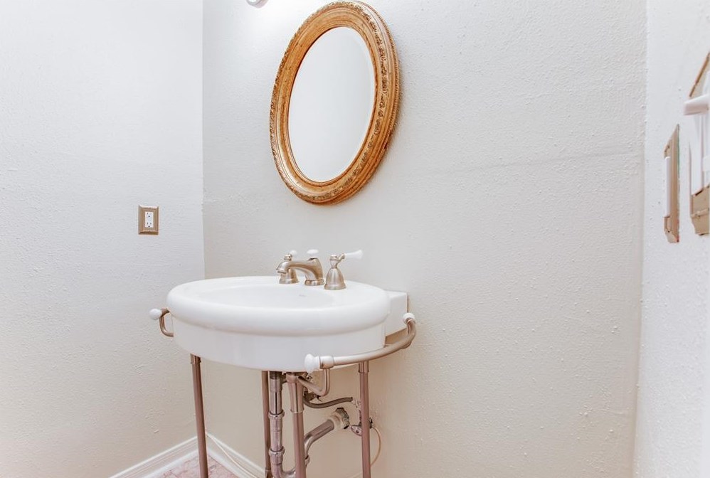 4121 Jack St, Houston TX  77006-5612 exterior