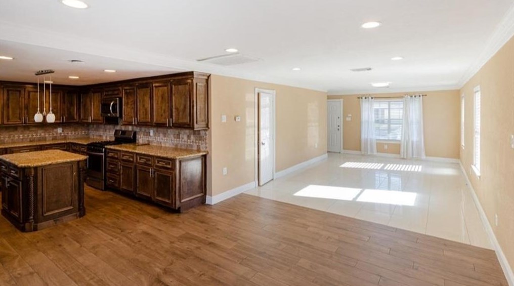 2010 Greenbriar Colony Dr, Houston TX  77032-2032 exterior