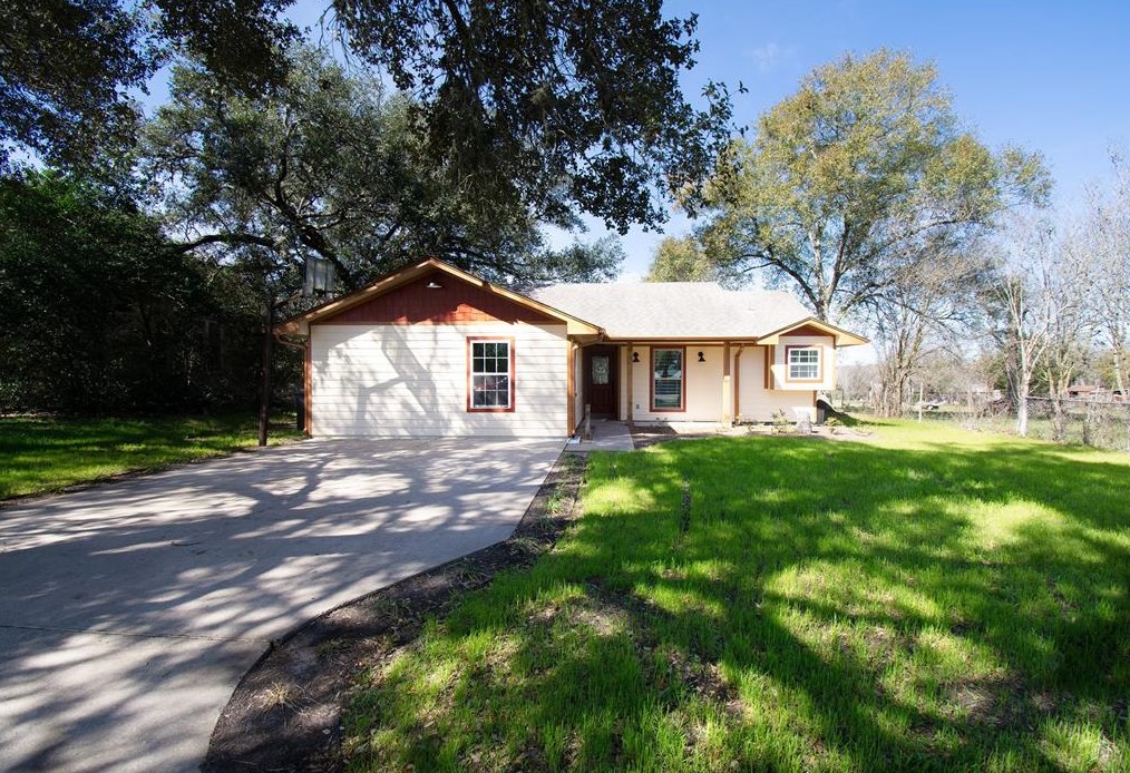 518 Masonic St, Bellvue TX  77418-2520 exterior