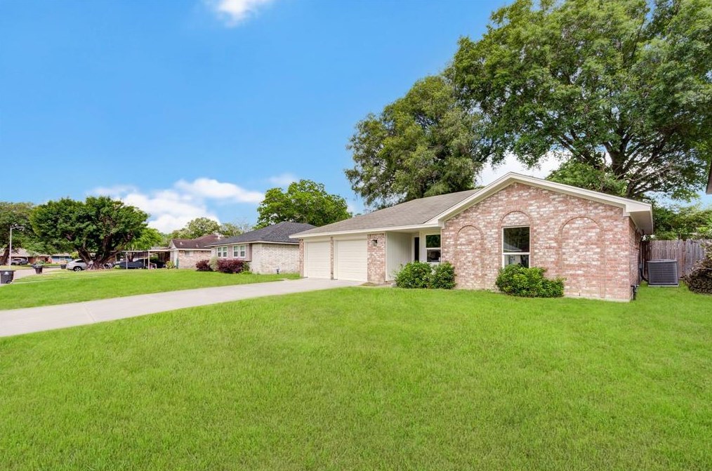 9617 Caffrey St, Houston TX  77075-4008 exterior
