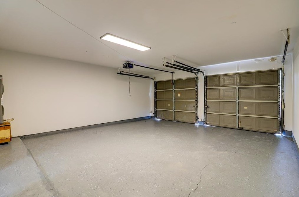 11014 Sherry Ln, Houston TX  77041-5427 exterior