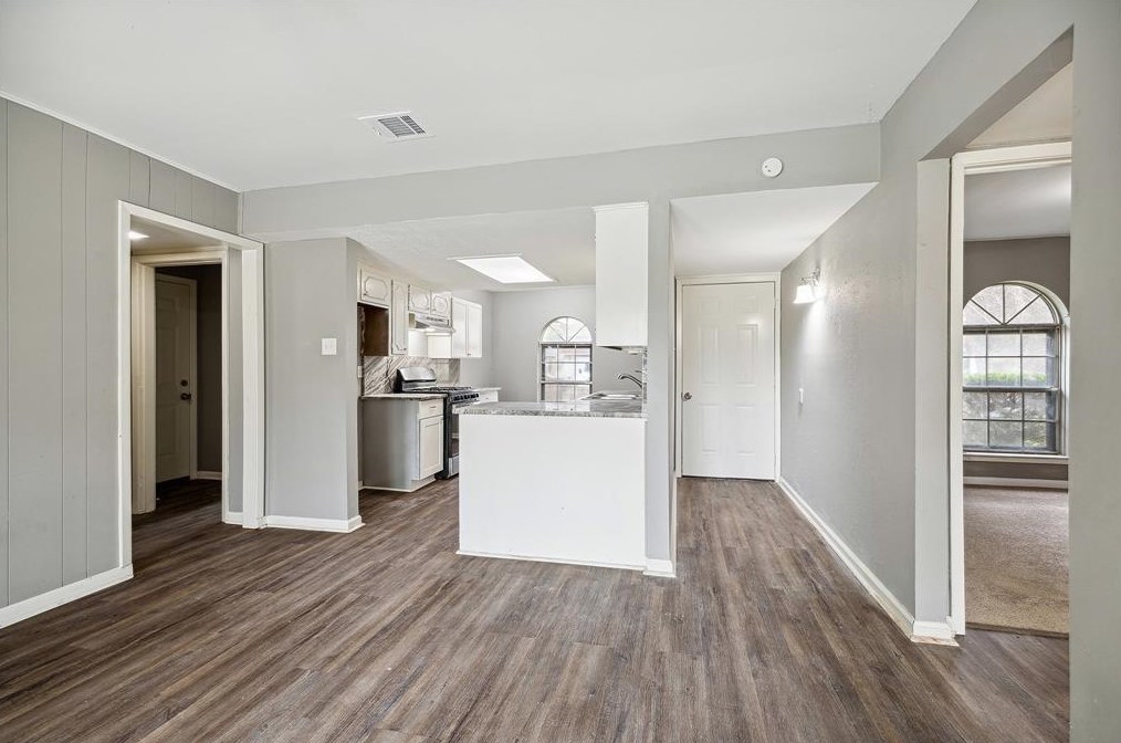 7211 Sawmill Trl, Houston TX  77040-1854 exterior