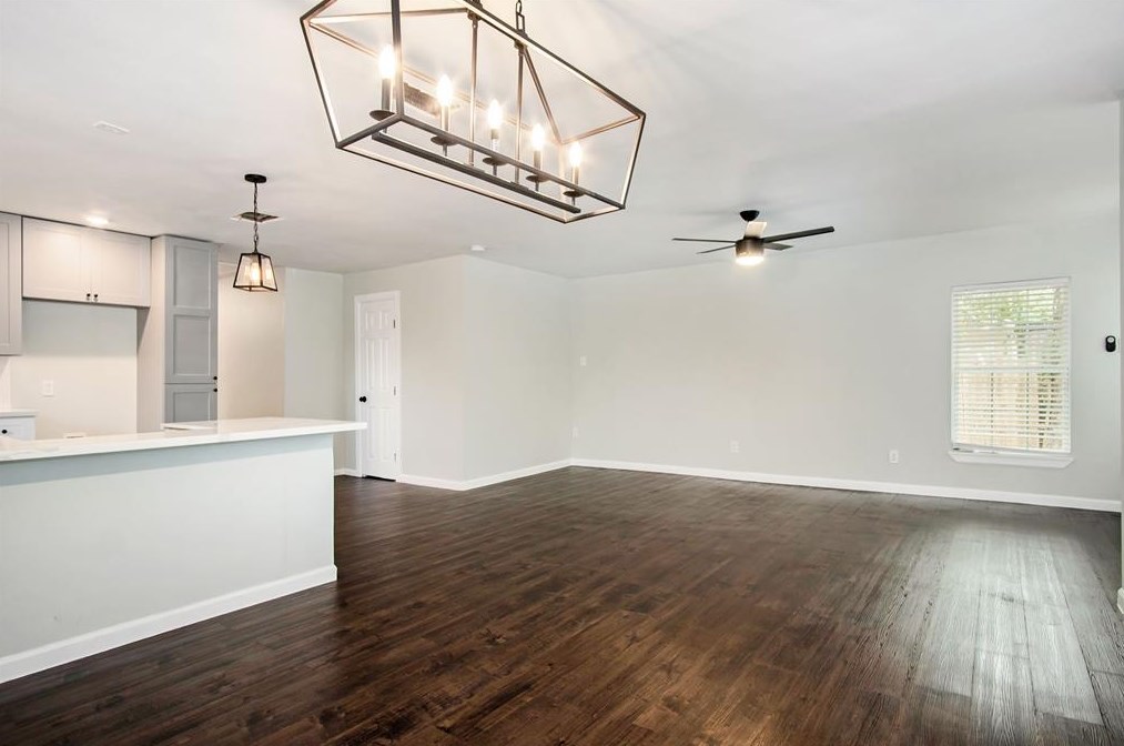 306 Neyland, Houston TX  77022-4010 exterior