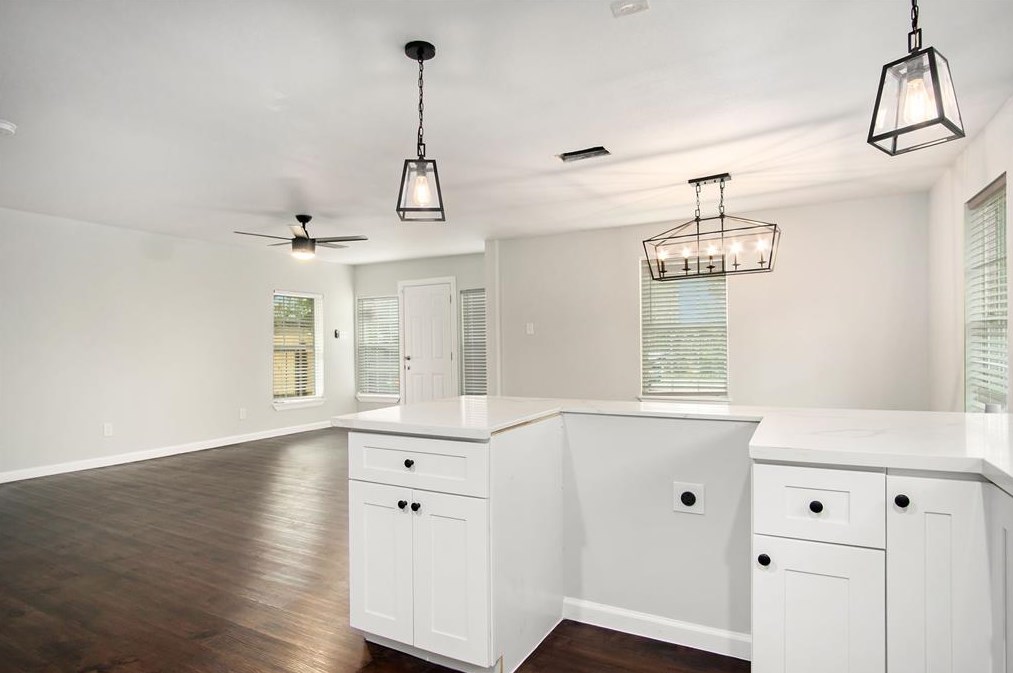 306 Neyland, Houston TX  77022-4010 exterior