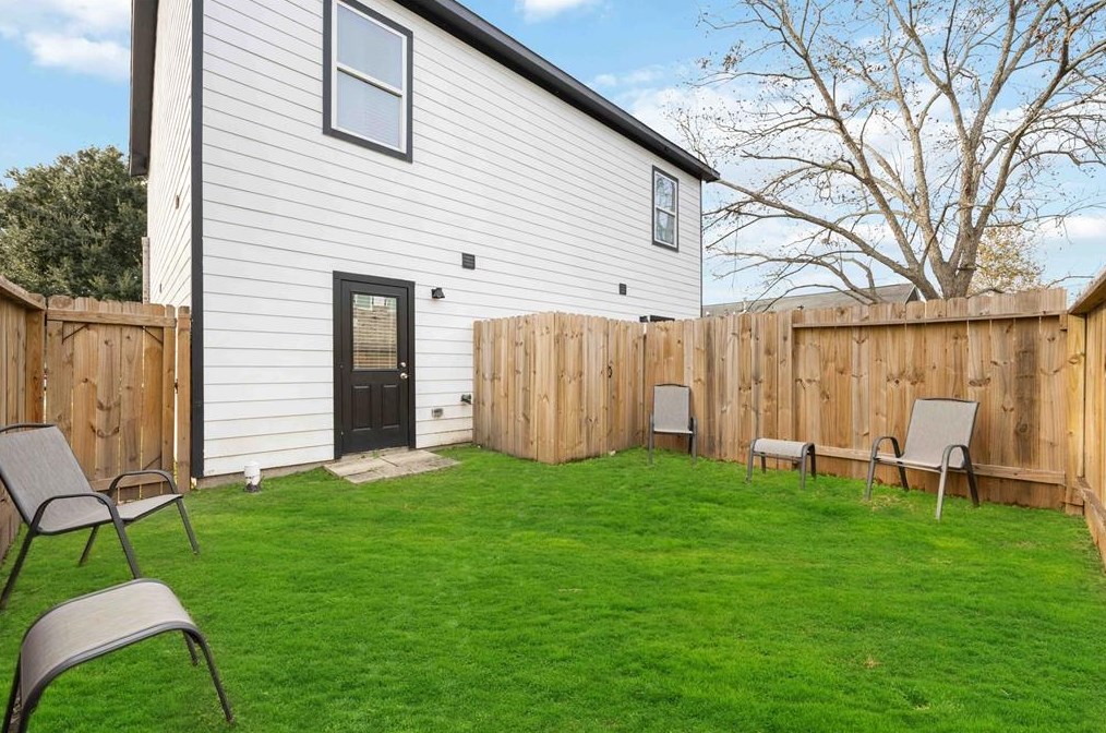 5329 Higgins St, Houston TX 77033-3234 exterior