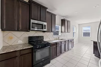 10015 Chase Court, Baytown, TX 77521 - Photo 5