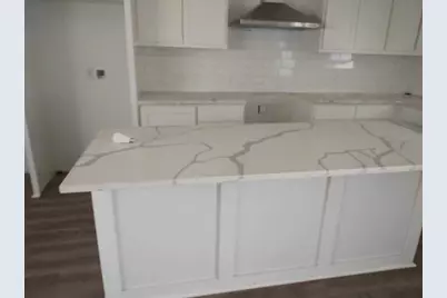 510 W Decatur Avenue, Orange, TX 77630 - Photo 11