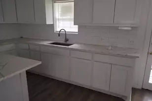 510 W Decatur Ave, Orange, TX 77630 - Photo 13