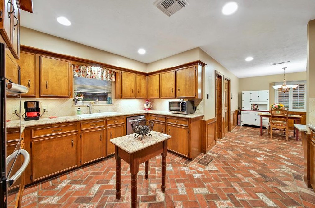 2107 Lazy Grv Dr, Humble TX 77339-3157 exterior