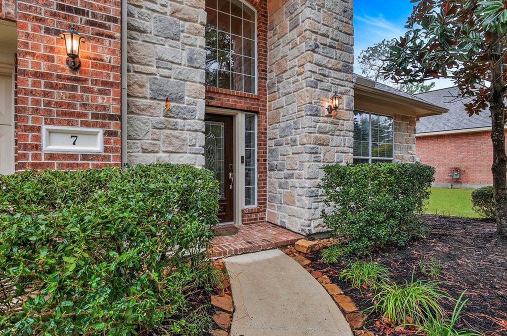 7 Knotwood Pl, Spring TX  77382-2088 exterior