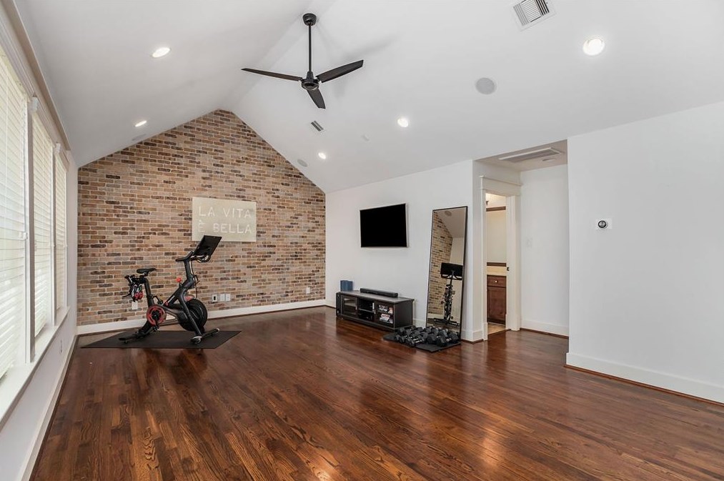 809 Knox St, Houston TX  77088-7931 exterior