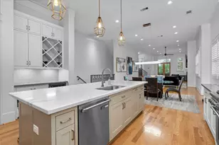 208 Aurora St, Houston, TX 77008 - Photo 15