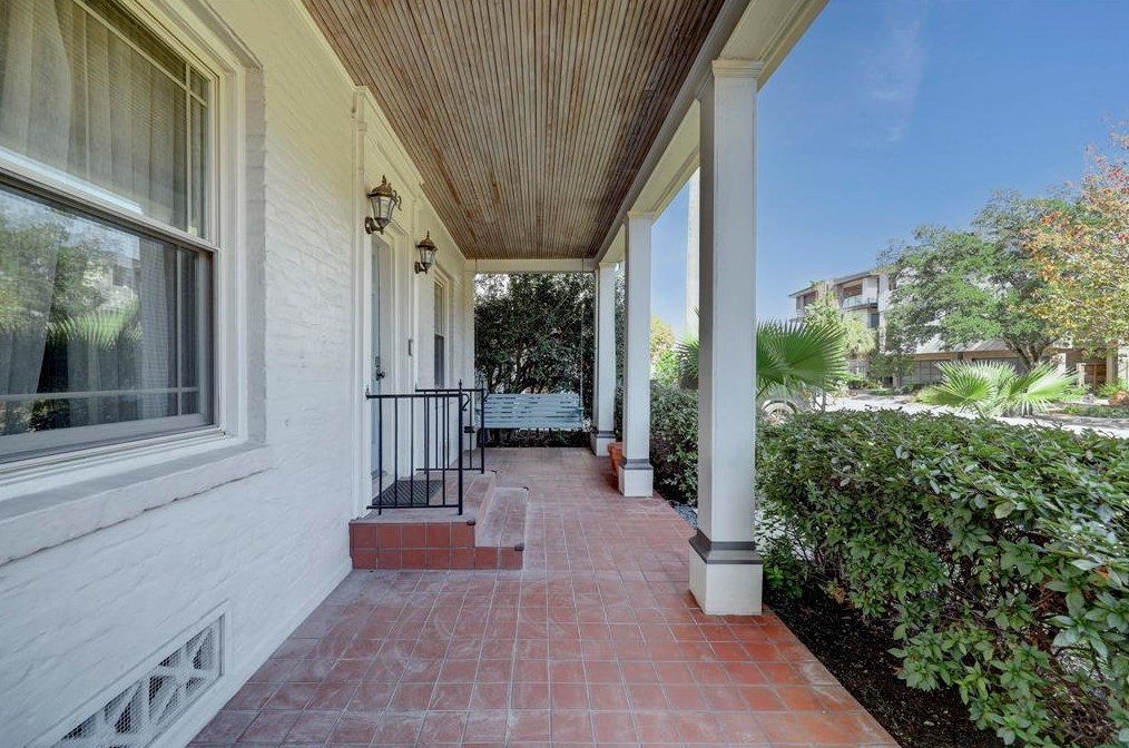 2622 Westgate St, Houston TX  77098-1412 exterior
