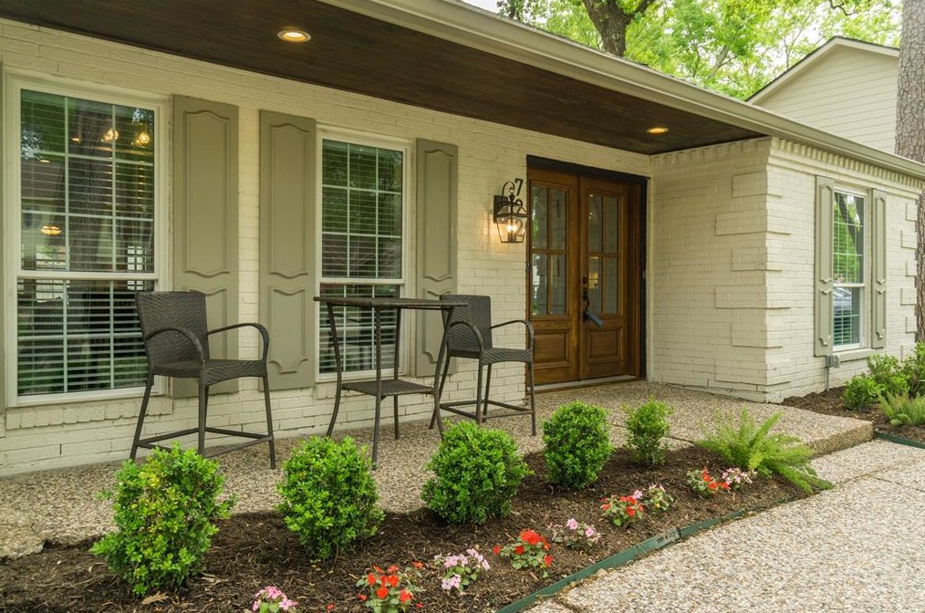 722 Thistlewood Dr, Houston TX  77079-4407 exterior