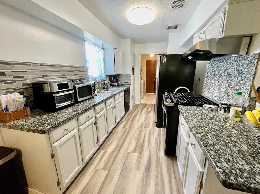 10814 Shannon Hl Dr, Houston TX  77099-1834 exterior