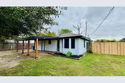 1008 Wheeler Street, Anahuac, TX 77514 - Photo 1