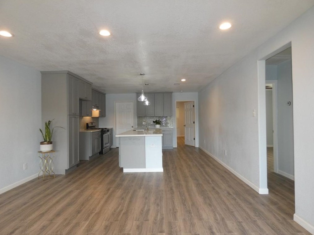 8215 Canyon St, Houston TX  77051-1126 exterior