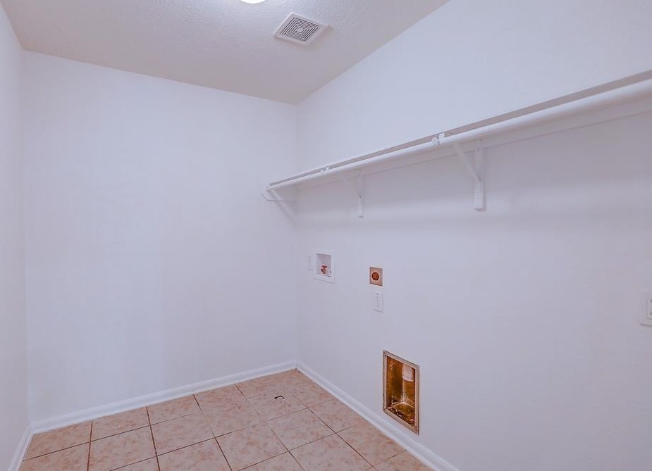 11731 Wren Xing Dr, Houston TX  77038-3615 exterior