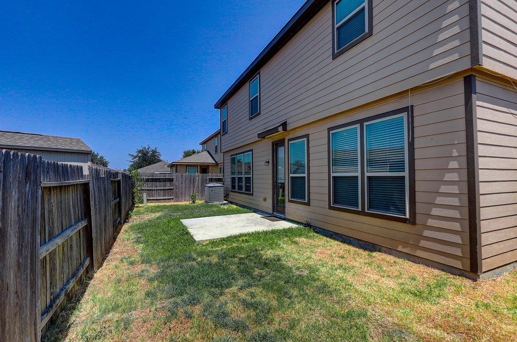 11731 Wren Xing Dr, Houston TX  77038-3615 exterior