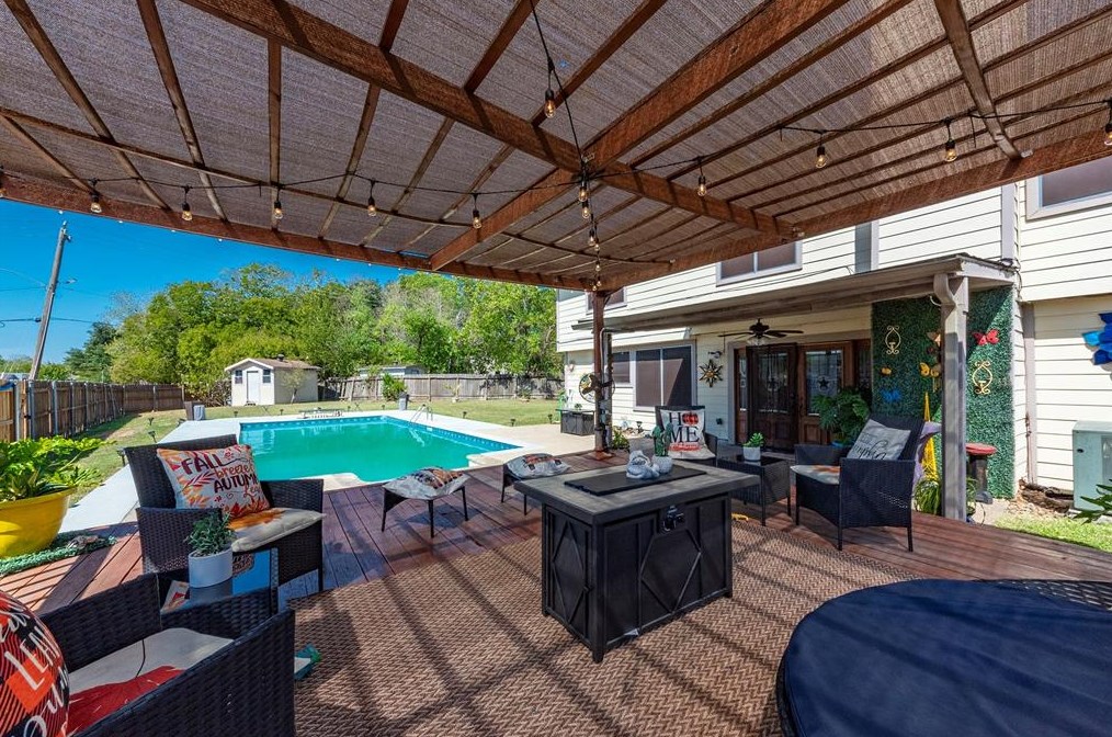 12250 Villa Lea Ln, Houston TX  77071-1216 exterior