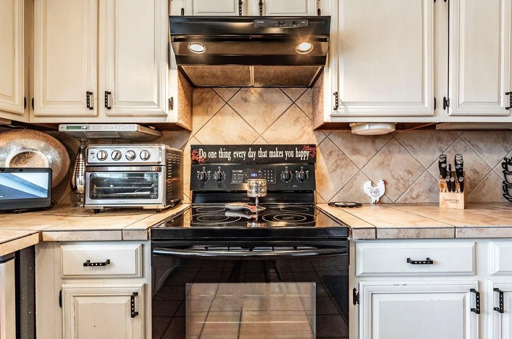 12250 Villa Lea Ln, Houston TX  77071-1216 exterior
