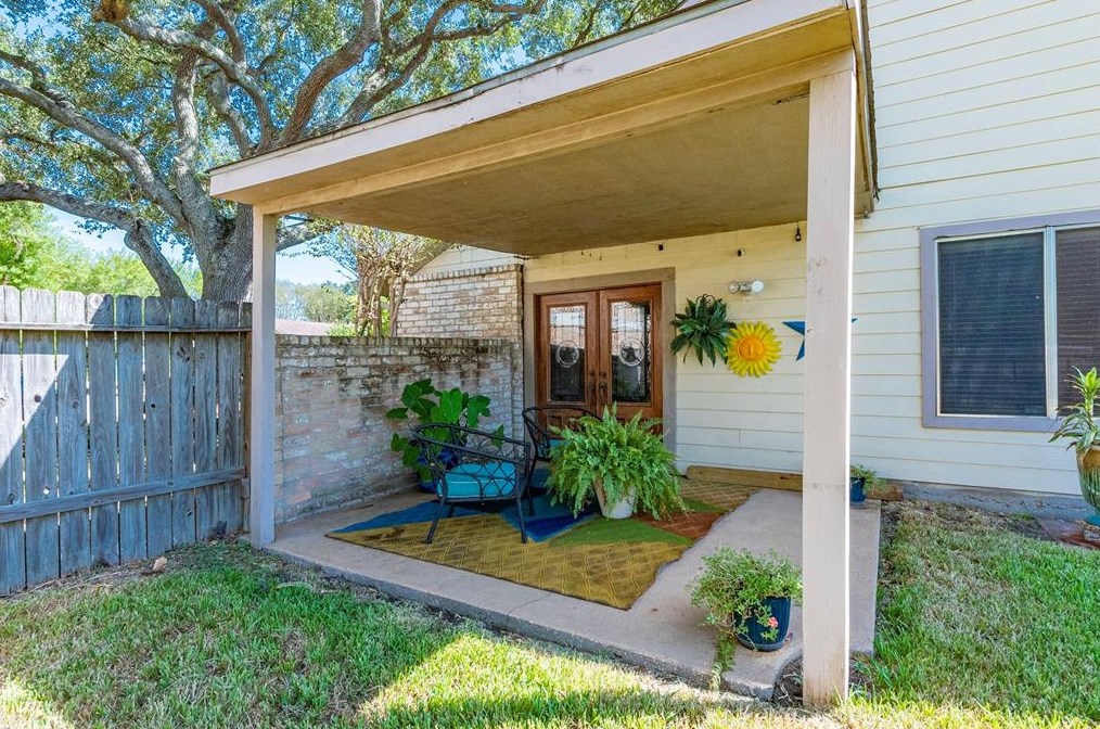 12250 Villa Lea Ln, Houston TX  77071-1216 exterior