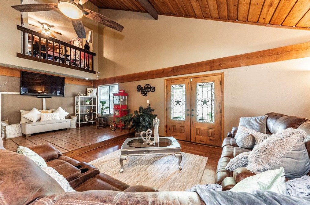 12250 Villa Lea Ln, Houston TX  77071-1216 exterior