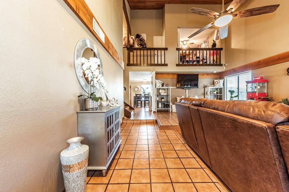 12250 Villa Lea Ln, Houston TX  77071-1216 exterior